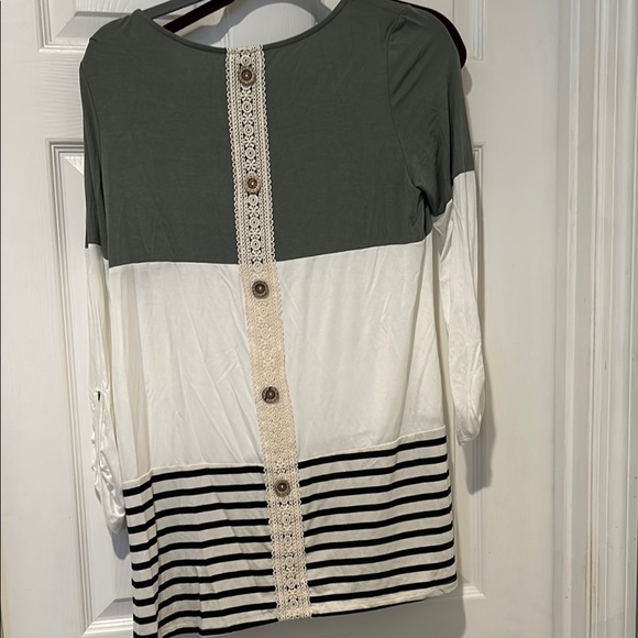 Top - Picture 4 of 5